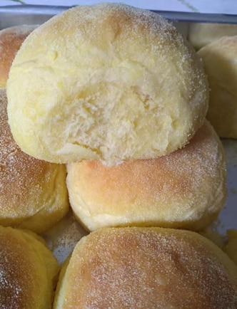fluffy cornmeal bread