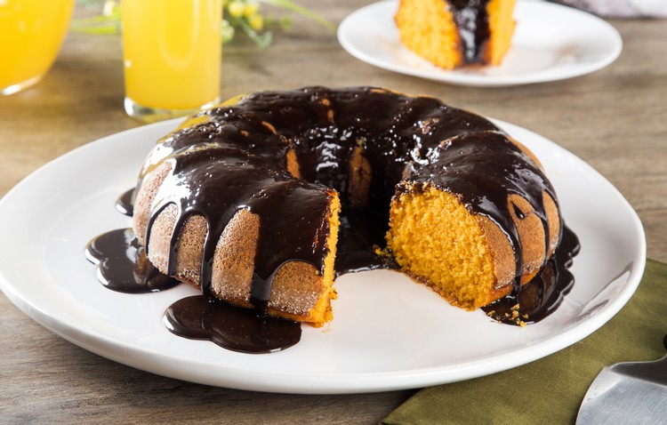 how long to bake a carrot cake