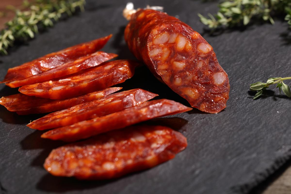 What does andouille sausage taste like?