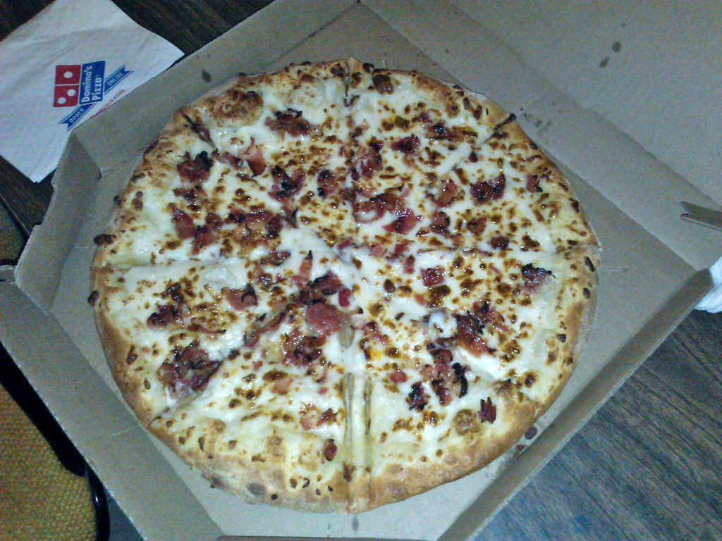 What is white sauce on Domino's pizza? - Foodly
