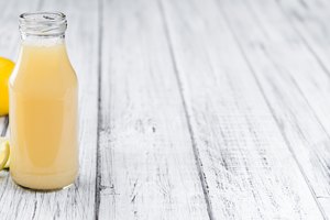 Does bottled lemon juice go bad if not refrigerated? - Foodly