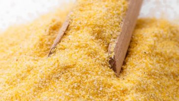 Are grits the same as polenta?