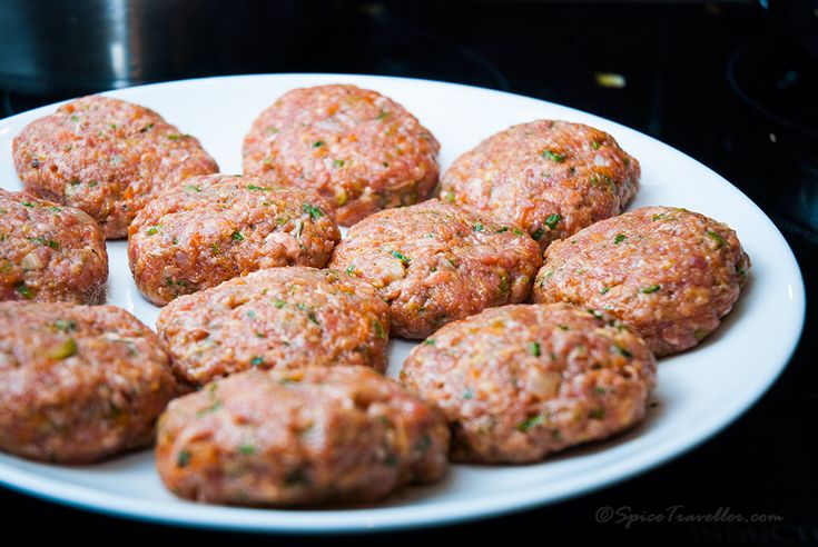 Are rissoles same as meatballs?