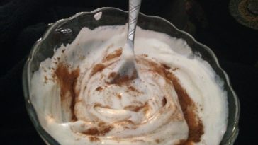 Can I add cinnamon to plain yogurt?