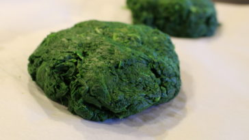 Can I cook spinach and then freeze it?