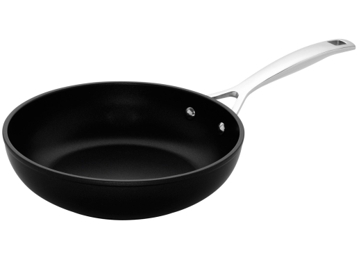Can I deep fry in a Creuset?