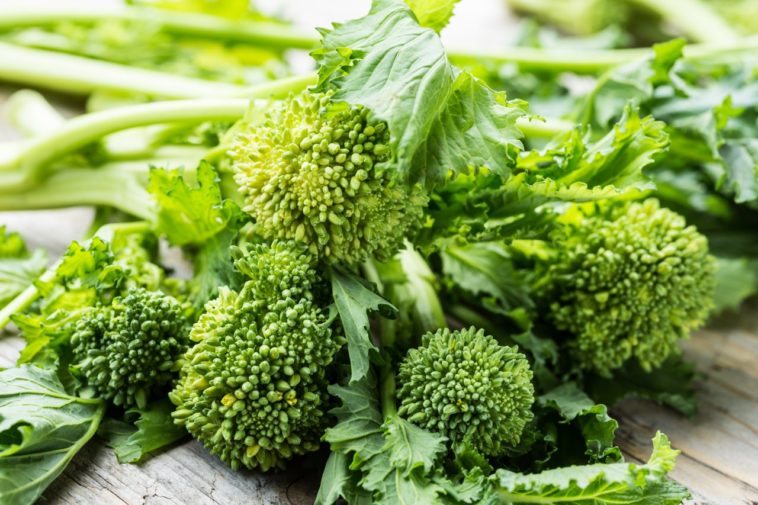 Can I eat Cime di rapa raw?