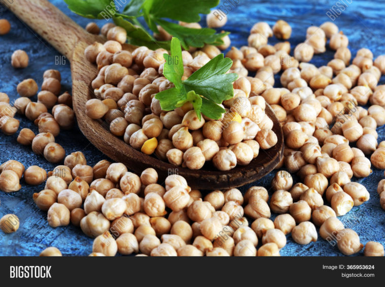Can I eat canned chickpeas Raw?