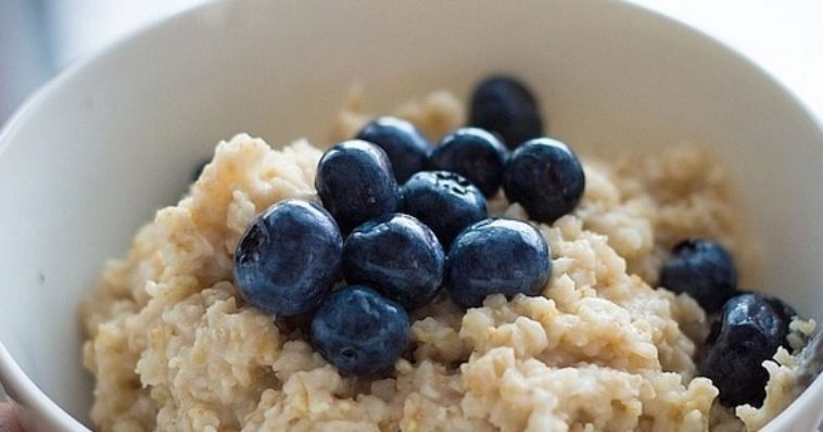 Can I eat oatmeal 2 times a day?