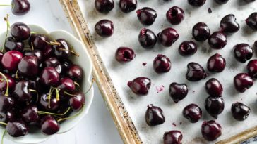 Can I freeze fresh cherries?