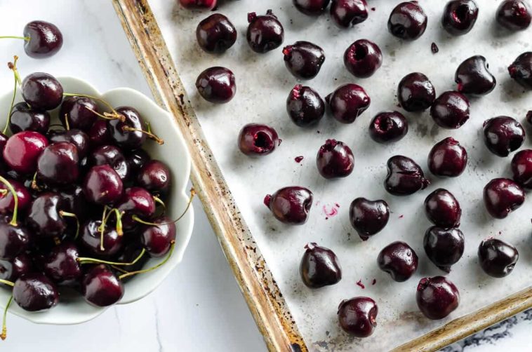 Can I freeze fresh cherries?