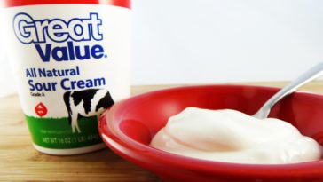 Can I get food poisoning from sour cream?