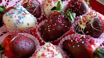 Can I make chocolate covered strawberries the day before?