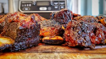 Can I put aluminum foil in my Ninja Foodi grill?