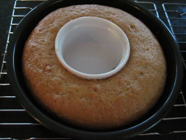 Can I substitute a tube pan for a Bundt pan?