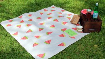 Can I use a bedsheet as a picnic blanket?