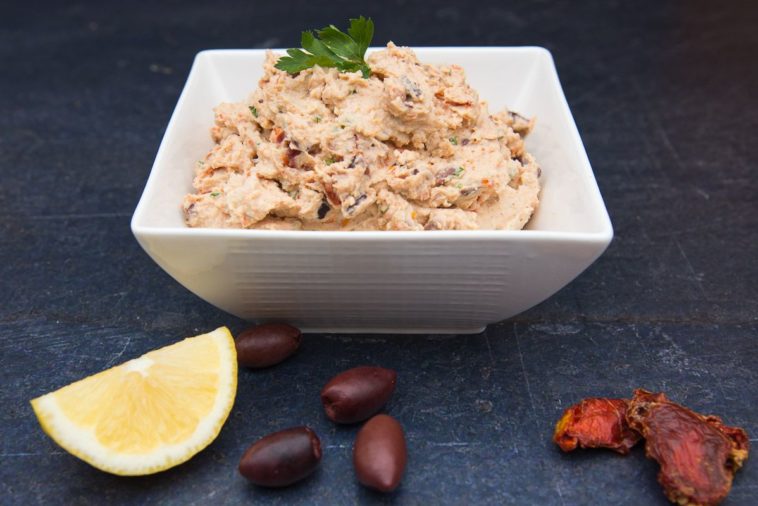 Can Vegans have hummus?