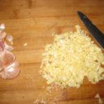 Can a food processor mince garlic?