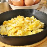Can dogs eat scrambled eggs?