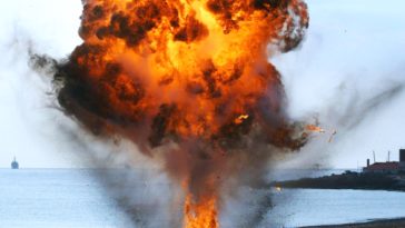 Can dynamite explode when dropped?