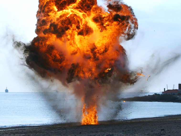 Can dynamite explode when dropped?
