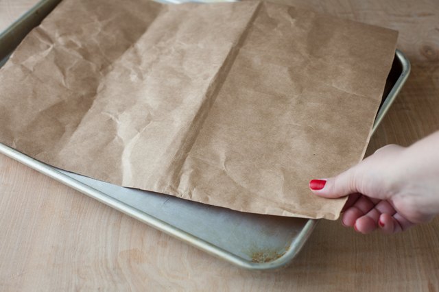 Can parchment paper be used as shelf liner?