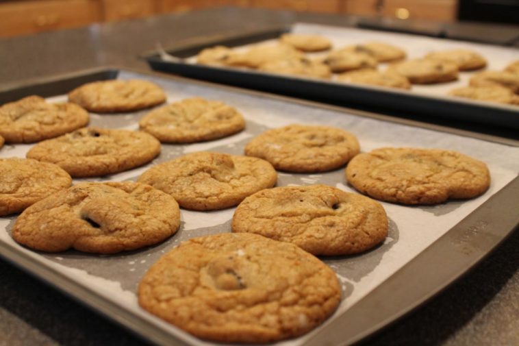 Can parchment paper go in 425 degree oven?