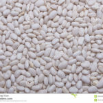 Can pinto beans replace white beans?