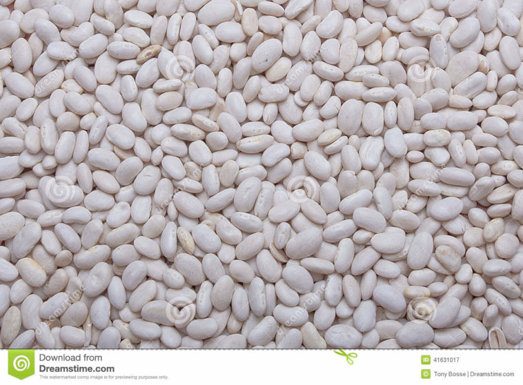 Can pinto beans replace white beans?