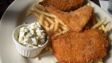 Can tartar chip off?