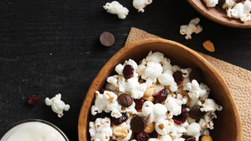 Can we eat salty and sweet food together?