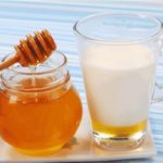 Can we mix honey with hot milk?