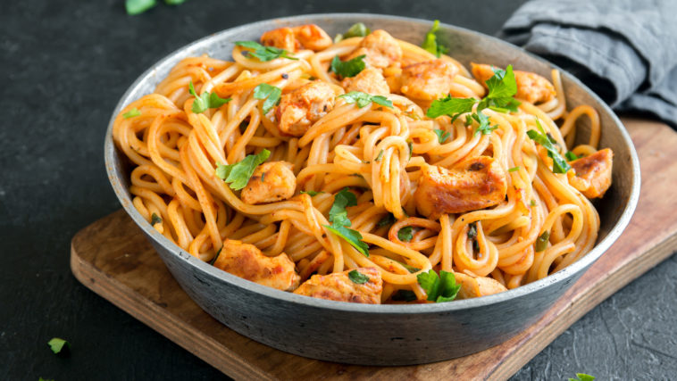 Can you cook pasta in a skillet?