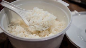 Can you cook rice in a microwave steamer?
