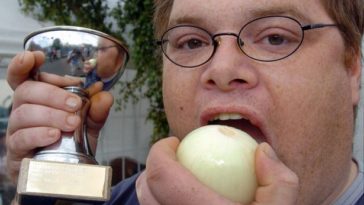 Can you eat an onion set?