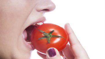Can you eat the middle of a tomato?