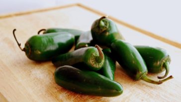 Can you freeze whole jalapeno peppers?
