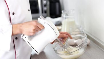 Can you hand mix instead of using a mixer?