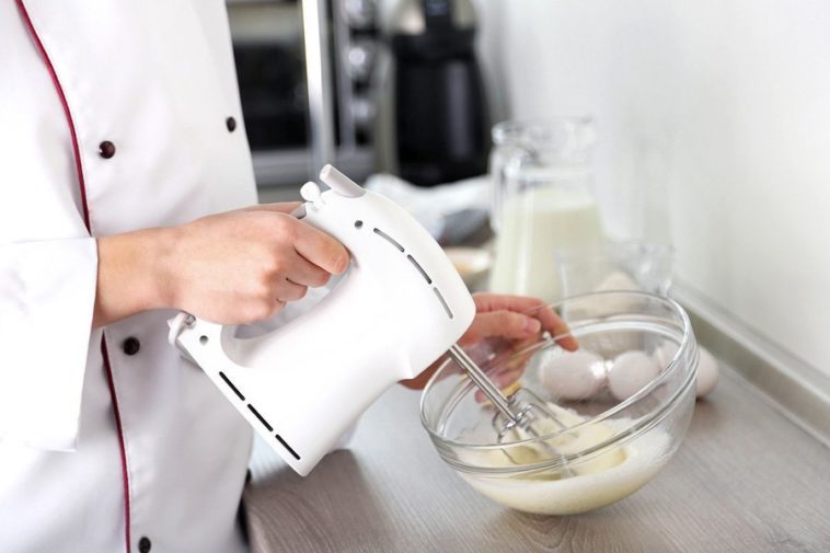 Can you hand mix instead of using a mixer?