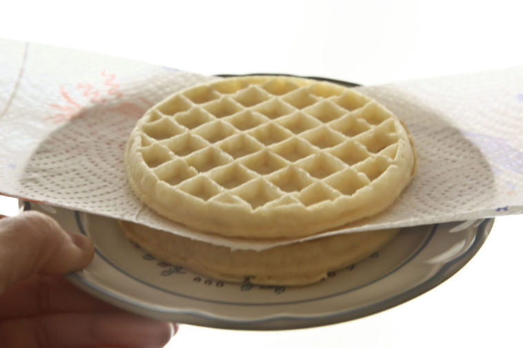 Can you microwave Eggo waffles?