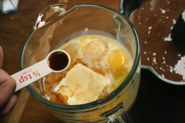 Can you mix vanilla and almond extract?