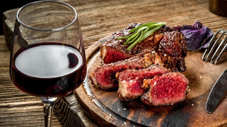 Can you pair white wine with steak?