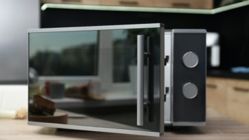 Can you put aluminum foil in a convection microwave oven?