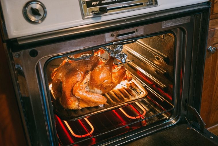 Can you put aluminum foil in the toaster?