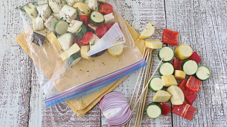 Can you store strawberries in a Ziploc bag?