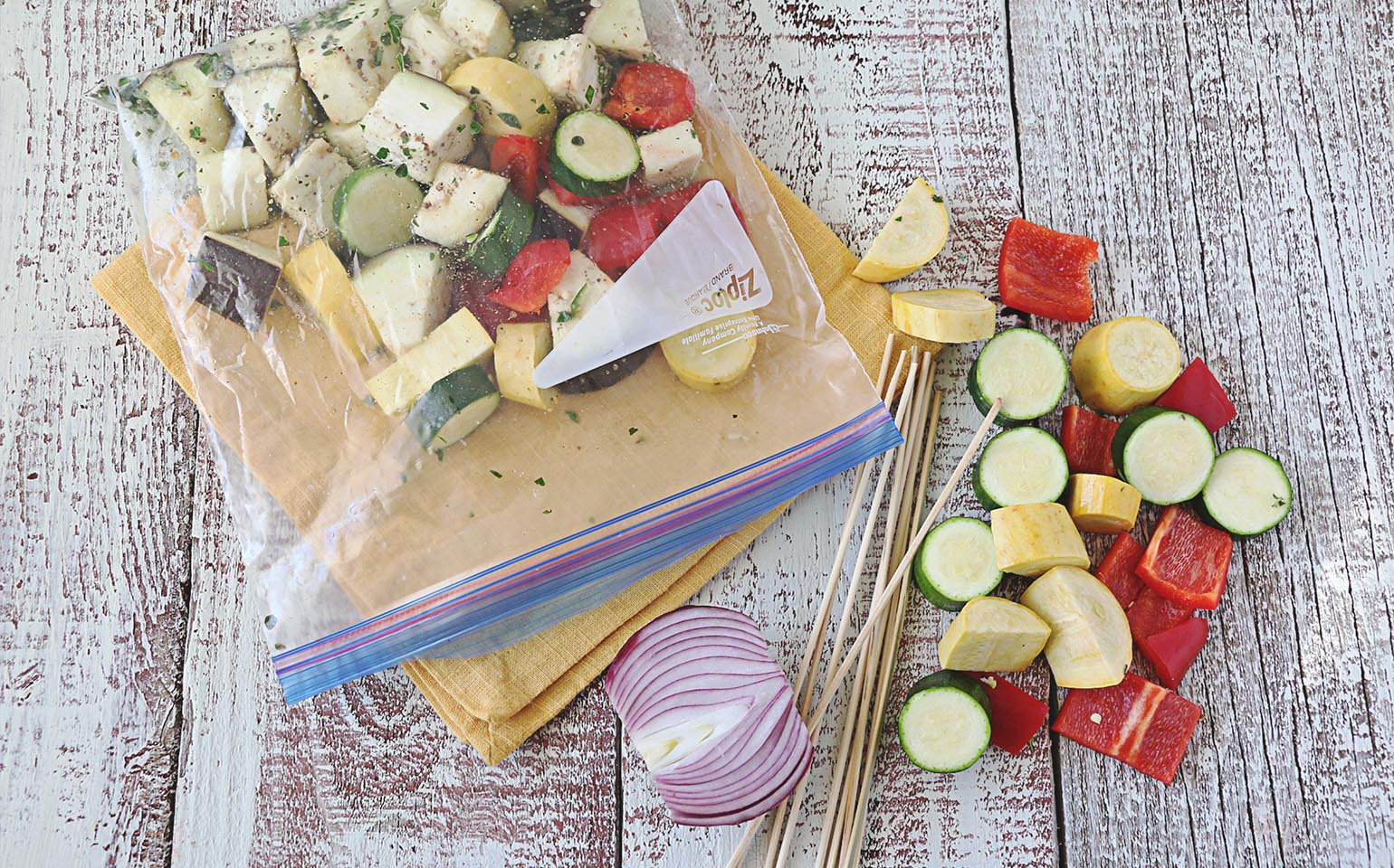 Can you store strawberries in a Ziploc bag?