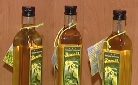 Can you use canola instead of vegetable oil when baking?