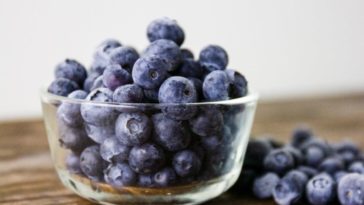 Can you use frozen berries for baking?