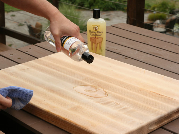 Can you use olive oil on a bamboo cutting board?