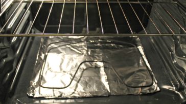 Can you use tin foil in an Easy Bake Oven?